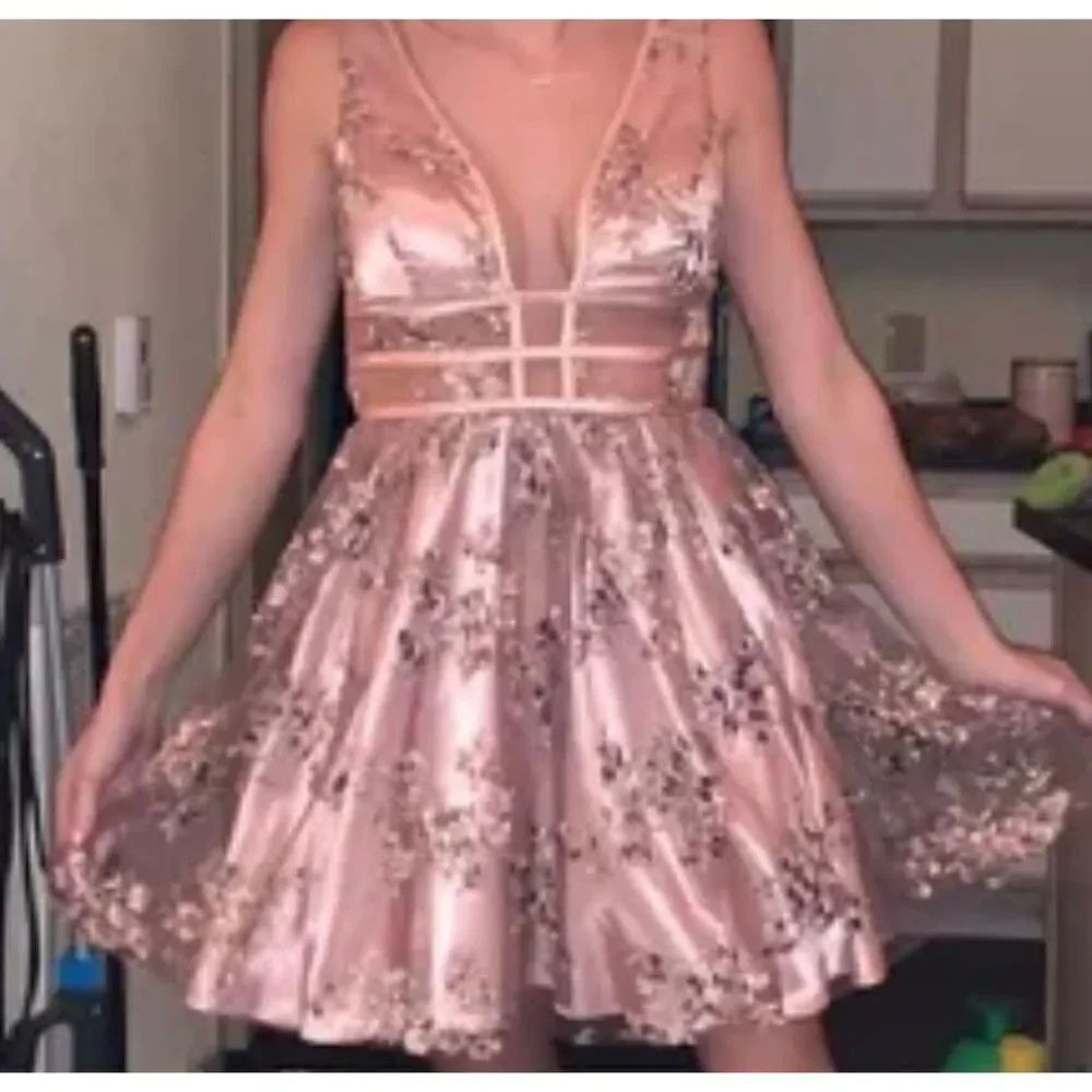 Gianni Bini GB pink floral low cut sexy fancy Dress